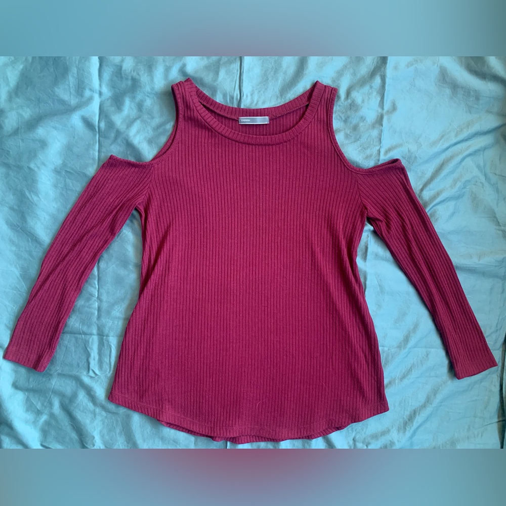 Cherish Women’s Long Sleeve Open Cut Out Shoulders Red Maroon Top - Size Medium